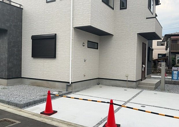 【庭】庭があることでガーデニングや家庭菜園はもちろん、こどもの遊び場やペットを放して遊ぶことができます。また、家の周囲に余裕があるということです。隣地との間があれば、十分な日当たりと、風通しが確保できます。
