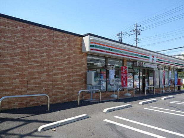 セブンイレブン 厚木飯山黄金原店(約852m)