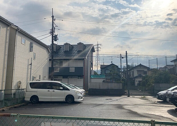 【物件からの展望】眺望を気にして物件を探す場合、前面に建物が建っていないか現地で確認しましょう!前面に建物があると景色はもちろん、日当たりや風通しにも影響が出てきます。住んだ時のことを想像しながら現地見学をしましょう。