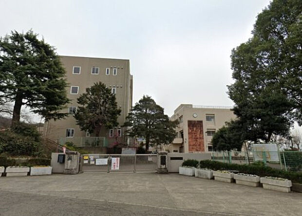 荻野中学校(約420m)