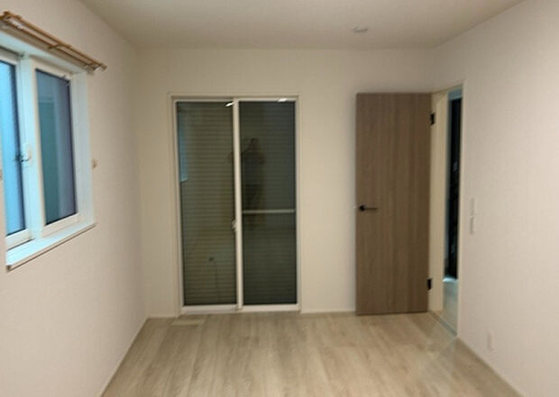 【子供部屋】子供が何人でも年齢によっては、受験時にしっかり壁のある個室があった方が良い場合もあります。難しい問題ですが、兄弟の人数や、性別や年齢差によって状況が異なりますので、数年後のこともしっかり考えましょう。