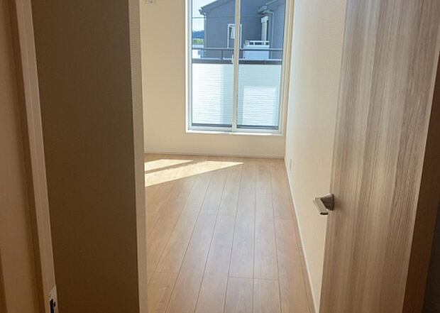 【子供部屋】子供が何人でも年齢によっては、受験時にしっかり壁のある個室があった方が良い場合もあります。難しい問題ですが、兄弟の人数や、性別や年齢差によって状況が異なりますので、数年後のこともしっかり考えましょう。