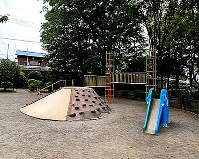 めじろ台南公園 132m(徒歩2分)