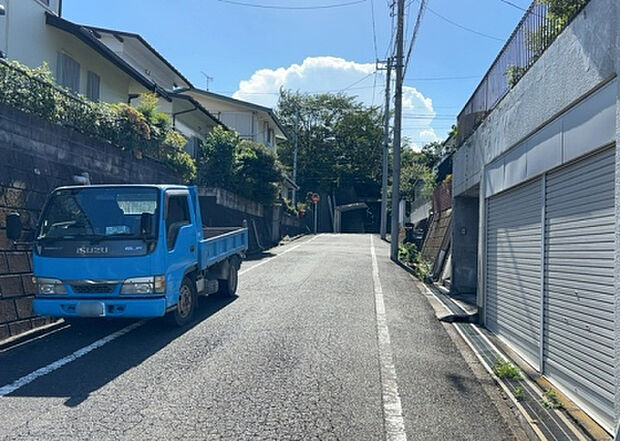 【物件からの展望】眺望を気にして物件を探す場合、前面に建物が建っていないか現地で確認しましょう!前面に建物があると景色はもちろん、日当たりや風通しにも影響が出てきます。住んだ時のことを想像しながら現地見学をしましょう。