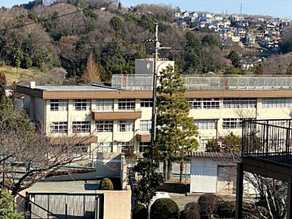 中山小学校 326m(徒歩5分)