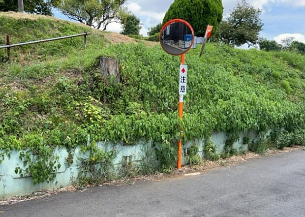 【物件からの展望_3】田園風景が味わえる土地に住みたい!海や山の見える自然豊かな土地に住みたい!などご要望に併せて当社営業がご提案させて頂きます。当社が抱えている数ある物件の中からお客様が納得する1件を一緒に探しましょう!