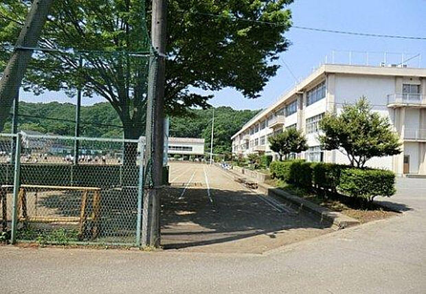 城山中学校(約2,226m)