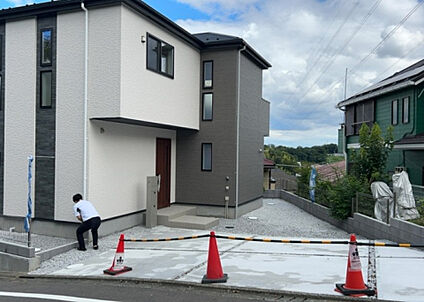 前面道路含む現地写真_2