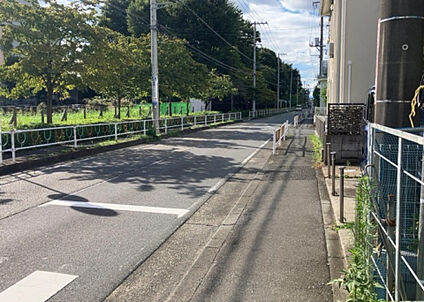 前面道路含む現地写真_2