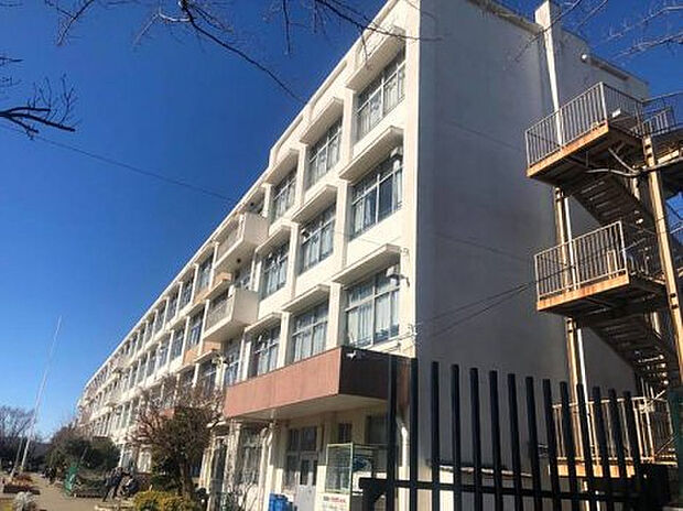 高嶺小学校（約186m）