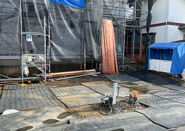 【庭】庭があることでガーデニングや家庭菜園はもちろん、こどもの遊び場やペットを放して遊ぶことができます。また、家の周囲に余裕があるということです。隣地との間があれば、十分な日当たりと、風通しが確保できます。