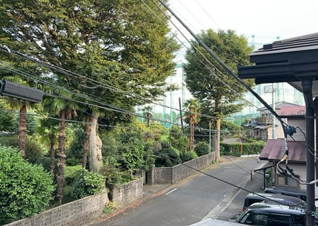 【物件からの展望】眺望を気にして物件を探す場合、前面に建物が建っていないか現地で確認しましょう!前面に建物があると景色はもちろん、日当たりや風通しにも影響が出てきます。住んだ時のことを想像しながら現地見学をしましょう。