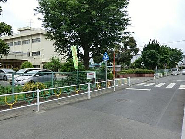大沼小学校(約615m)