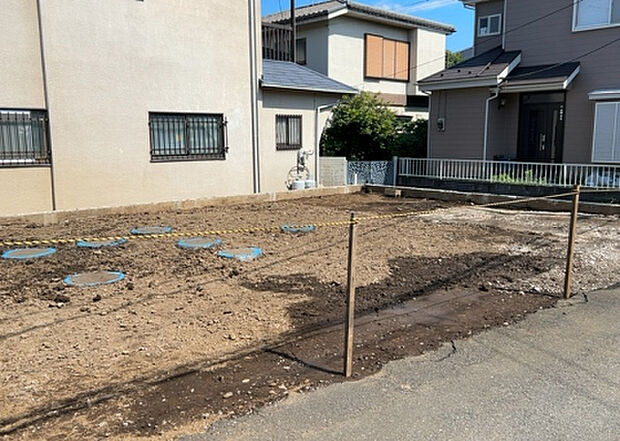 【駐車場】駐車場と明記されていても、最小スペースでつくられた駐車場だと大型車は駐車できなかったり、出入りしにくくなったりする可能性があります。お車のサイズと購入したい物件の駐車場のサイズを現地で確認しましょう。