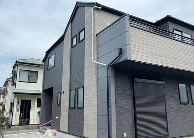 【外観_2】外観は建物の第一印象を決める重要な要素です。複数の方向から見ることで、建物の存在感や周辺との調和、デザインの良さなどがより明確に分かります。お気に入りの建物を見つけてみてください。