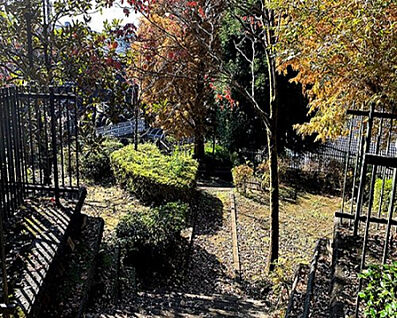 三田公園 317m(徒歩4分)