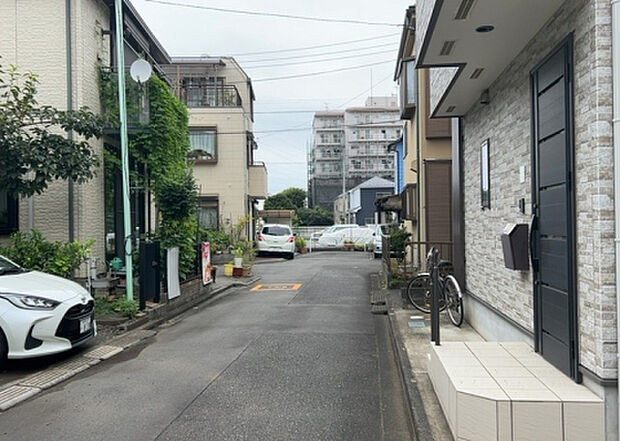 【物件からの展望】眺望を気にして物件を探す場合、前面に建物が建っていないか現地で確認しましょう!前面に建物があると景色はもちろん、日当たりや風通しにも影響が出てきます。住んだ時のことを想像しながら現地見学をしましょう。