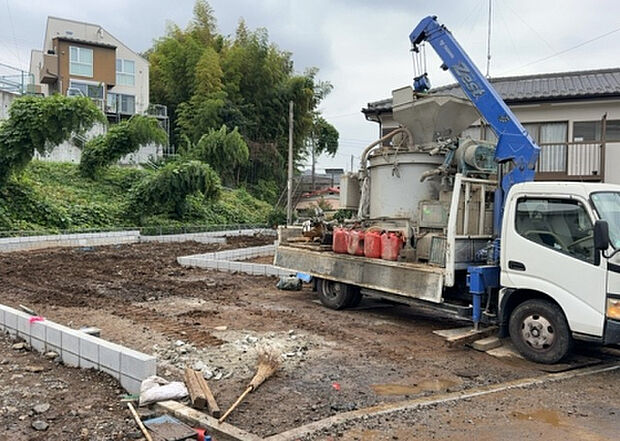 【外観_2】外観は建物の第一印象を決める重要な要素です。複数の方向から見ることで、建物の存在感や周辺との調和、デザインの良さなどがより明確に分かります。お気に入りの建物を見つけてみてください。