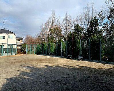 殿入西公園 329m(徒歩5分)