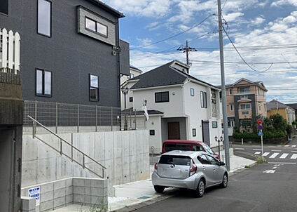 前面道路含む現地写真_3