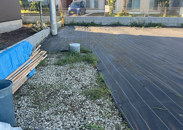 【その他設備】敷地内には、散水栓や立水栓があります。水道水を直接利用できるため、水を運ぶ手間を省くことが出来ます。大量の水を必要とする洗車作業や清掃などに役立ちます。その他設備とあわせて、現地でご確認ください。