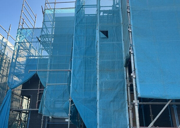 【物件からの展望_2】眺望を気にして物件を探す場合、前面に建物が建っていないか現地で確認しましょう!前面に建物があると景色はもちろん、日当たりや風通しにも影響が出てきます。住んだ時のことを想像しながら現地見学をしましょう。