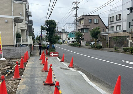 前面道路含む現地写真_3