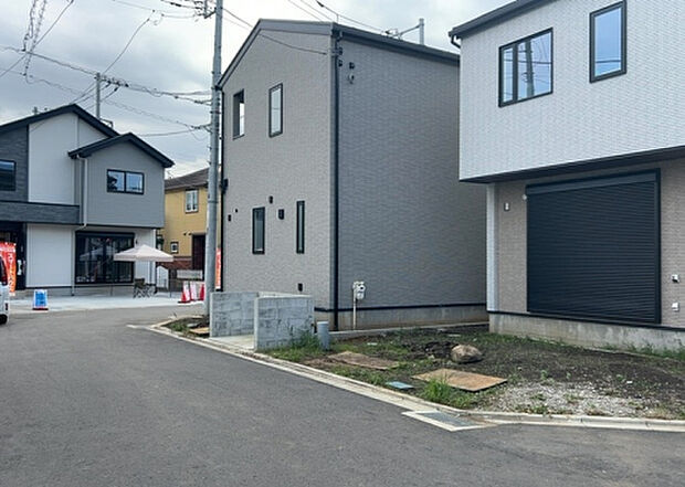 【物件からの展望_2】眺望を気にして物件を探す場合、前面に建物が建っていないか現地で確認しましょう!前面に建物があると景色はもちろん、日当たりや風通しにも影響が出てきます。住んだ時のことを想像しながら現地見学をしましょう。
