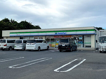 ファミリーマート　相模原下九沢店 99m(徒歩2分)