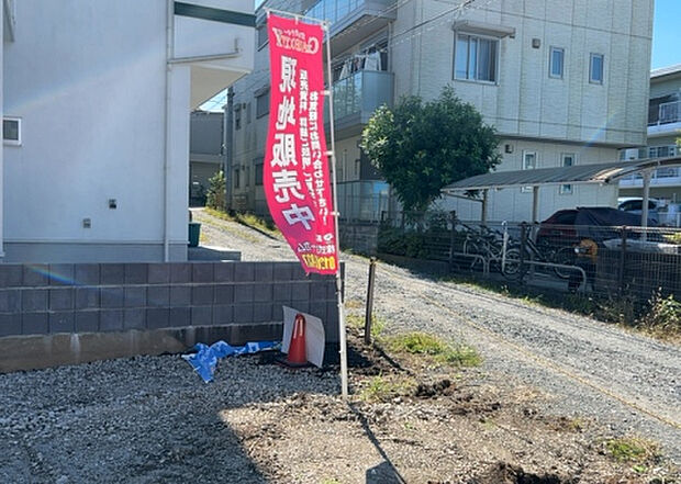 【物件からの展望】眺望を気にして物件を探す場合、前面に建物が建っていないか現地で確認しましょう！前面に建物があると景色はもちろん、日当たりや風通しにも影響が出てきます。住んだ時のことを想像しながら現地見学をしましょう。