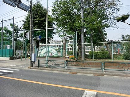 相原小学校 588m(徒歩8分)