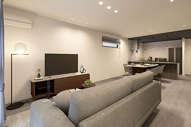 【リビングダイニング完成予想図】T-1／20.8帖のLDKには一面に床暖房を設置。広々とした空間ながら足元から温めてくれるので、冷え込む日も快適！シンプルでアレンジしやすい空間は、多様なインテリアシーンにマッチして暮らしを彩ります。