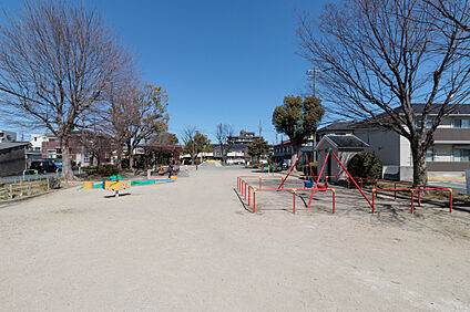 河原公園 240m(徒歩3分)