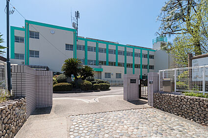 大高小学校 320m(徒歩4分)