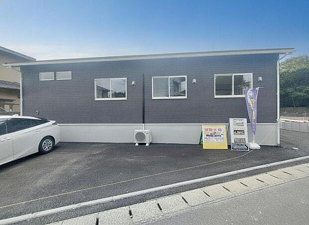 フラット３５Ｓ利用可能ですよ♪固定金利なので月々の支払が安定し、家計にゆとりが生まれますね♪