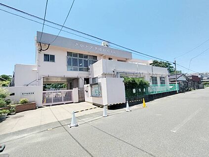 西戸崎保育園 835m
