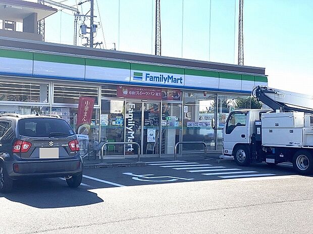 ファミリーマート 犬山塔野地店（約720m）