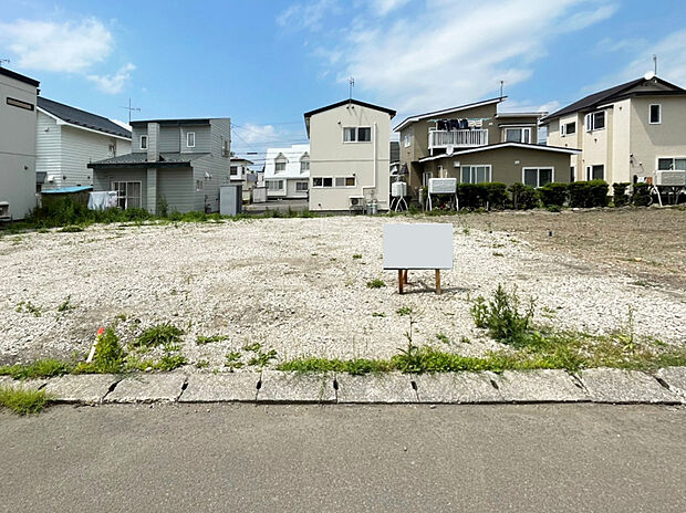 【現地写真】
周辺は第一種低層住居専用地域の閑静な住宅地。ゆったりとした新生活をお過ごしいただけます。
【2024年7月撮影】
