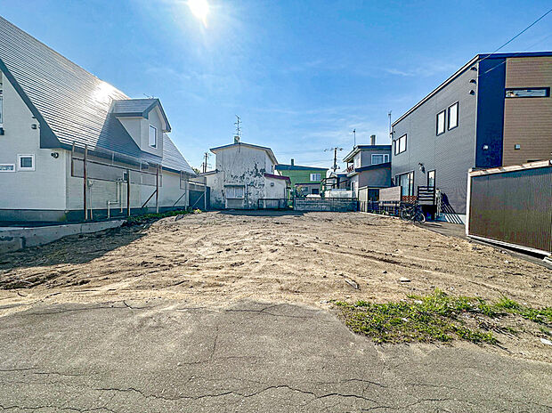 【現地写真】
陽当りの良さと開放感が魅力!東向き×整形地が販売です。
(2025年8月撮影)