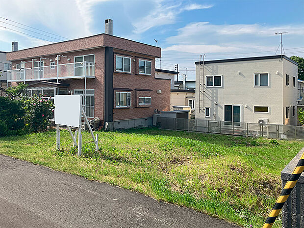 【現地写真】
現況更地のため即お引渡しが可能、お引渡し後はすぐに工事を始められます。
(2024年7月撮影)