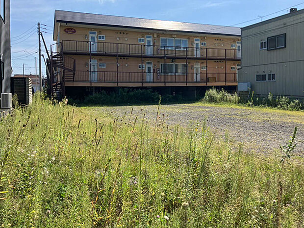 【現地写真】
全5区画の分譲地が登場。お住まいが完成し建ち並ぶと、素敵な一画になりそうですね。
(2025年9月撮影）