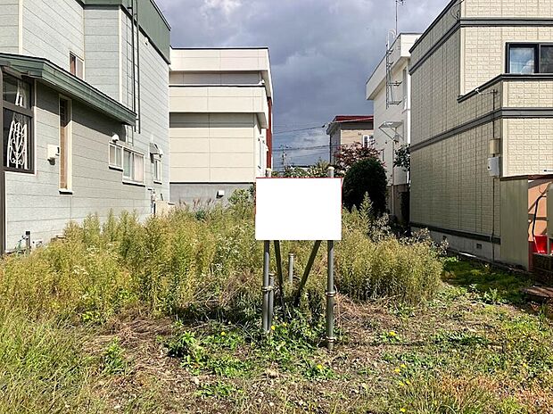 【現地写真】
ファミリーにおすすめの3LDK。2026年2月完成予定です。完成するのが楽しみですね。
(2025年12月撮影）