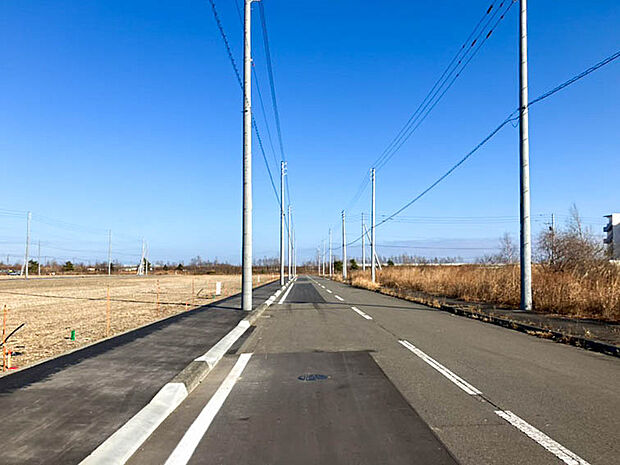 【現地写真】
徒歩圏内には教育機関や生活利便施設が揃い住環境良好。子育てにも優しい立地です。
(2026年6月撮影)