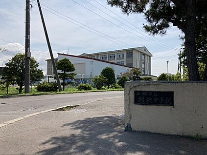 函館市立桔梗中学校 1200m(徒歩15分)