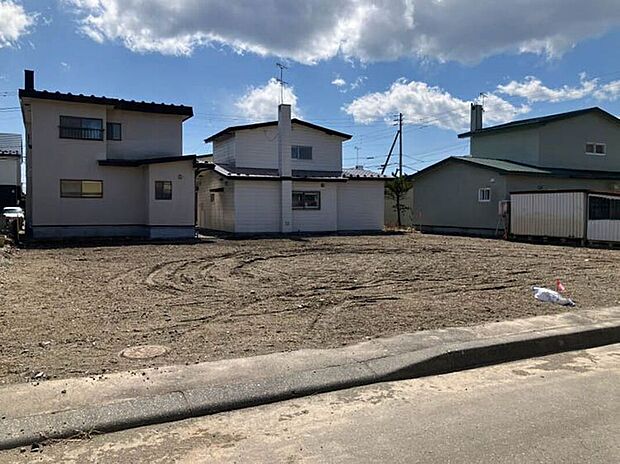 【【現地写真】】更地でのお引渡しのため、プランが決まり次第スムーズに建築に移行可能です。
（2025年3月撮影）