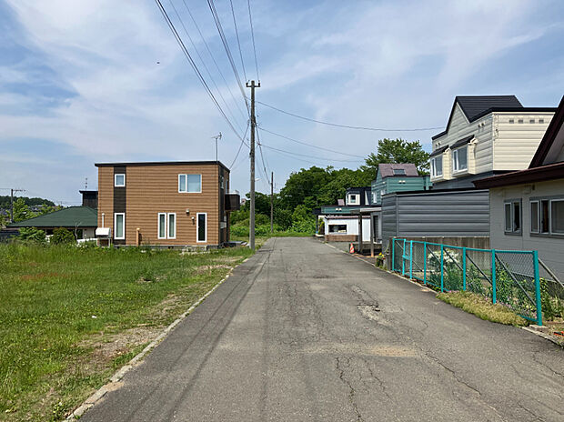 【【現地写真】】緑豊かなで落ち着いた住環境が魅力。ご家族に合った間取りの夢のマイホームをご実現ください。
（2025年6月撮影）