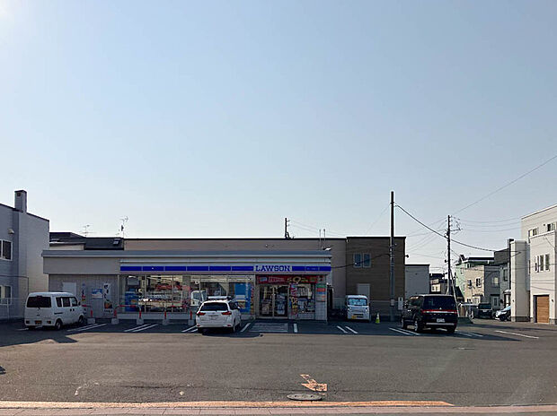 ローソン八軒7条店（約600m）