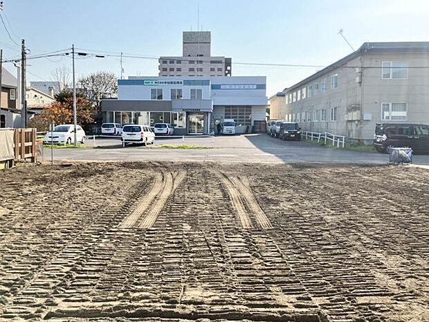 【【現地写真】】充実の周辺環境で日々のお買い物にも便利です。小中学校までも徒歩約7分ですので、お子様の通学にも心強いです。
(2025年10月撮影)