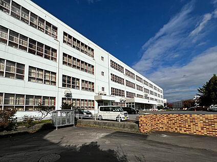 緑小学校 950m(徒歩12分)