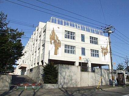 もみじの森小学校 390ｍ(徒歩5分)